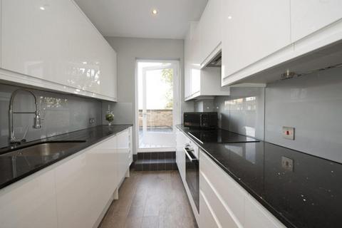 2 bedroom maisonette to rent, Fulham Road, London, SW10
