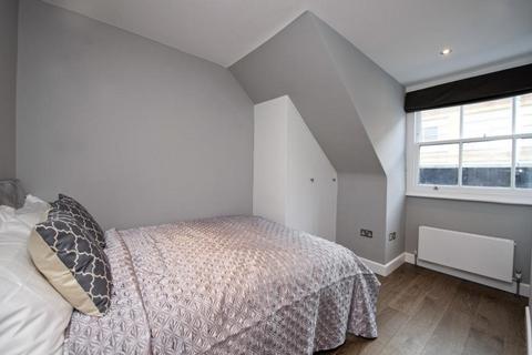 2 bedroom maisonette to rent, Fulham Road, London, SW10