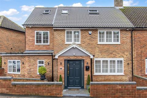 4 bedroom semi-detached house for sale - Cedar Close, Herts EN6