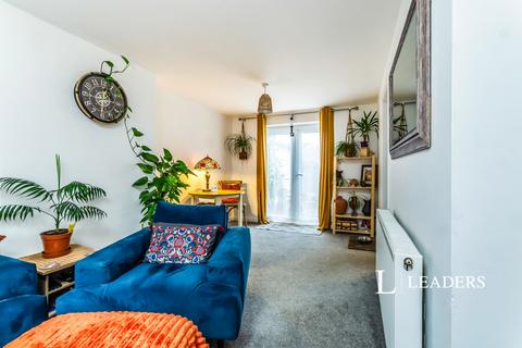 2 bedroom semi-detached house to rent, Chestnut Copse, RH8