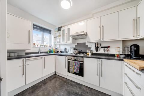 2 bedroom maisonette to rent, Burnt Ash Road Lee SE12