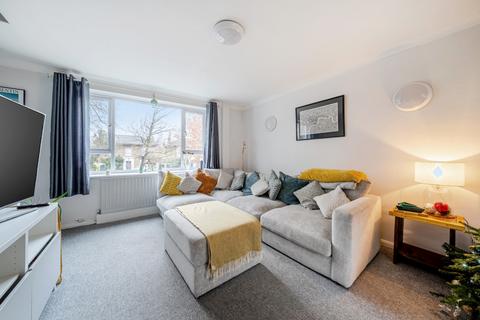 2 bedroom maisonette to rent, Burnt Ash Road Lee SE12