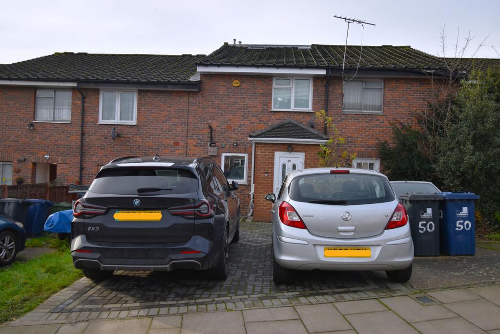4 Bedroom Terraced House to Let – Blenheim Road