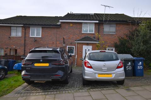 4 bedroom terraced house to rent, Northolt, UB5