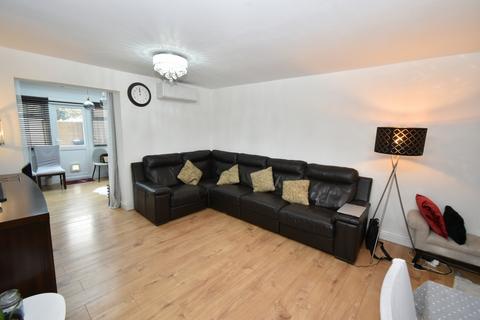 4 bedroom terraced house to rent, Northolt, UB5