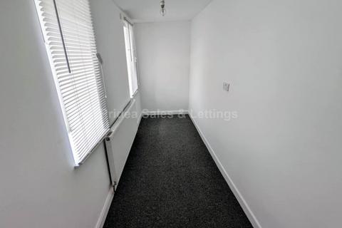 2 bedroom flat to rent, High Street, Lincoln