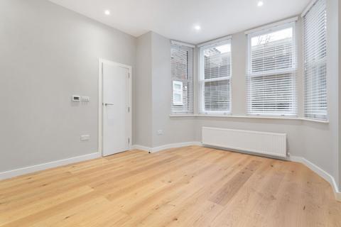 1 bedroom flat to rent, Netherhall Gardens