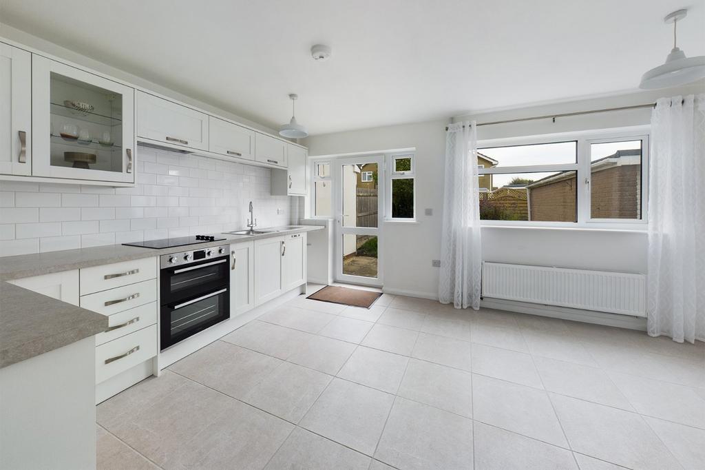 Kitchen / Dining