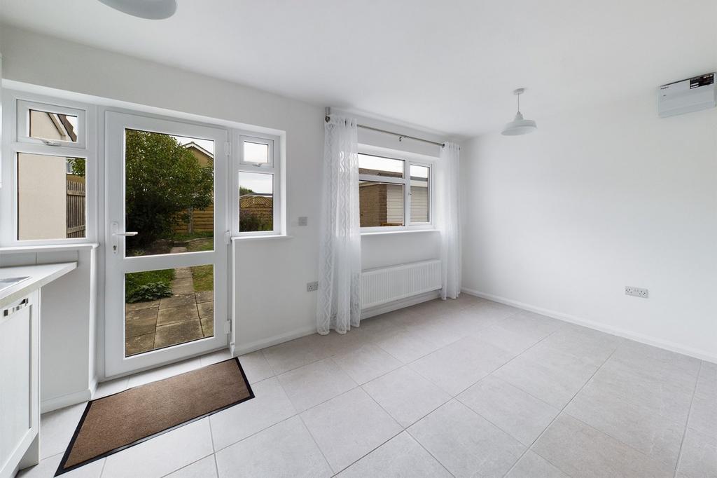 Kitchen / Dining