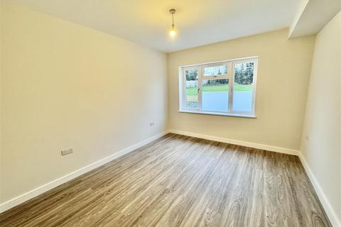 2 bedroom property to rent, High Street, Cubbington