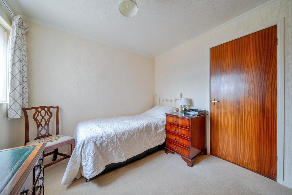 Bed 3.jpg