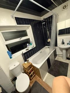 2 bedroom flat to rent, Strathmore Crescent, Newcastle upon Tyne NE4