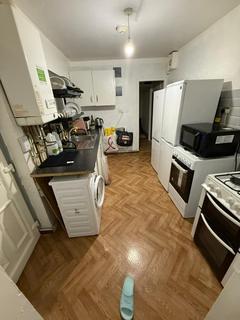 2 bedroom flat to rent, Strathmore Crescent, Newcastle upon Tyne NE4