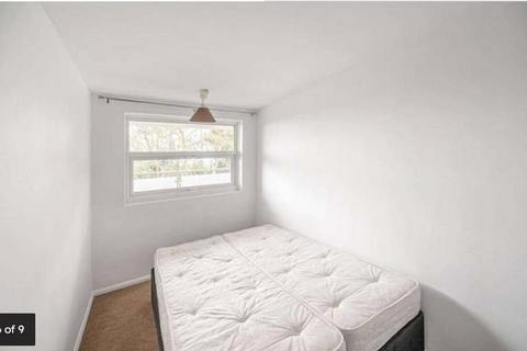 2 bedroom apartment to rent, Linksway, London NW4