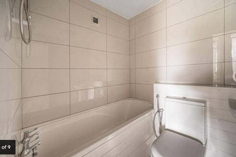 2 bedroom apartment to rent, Linksway, London NW4