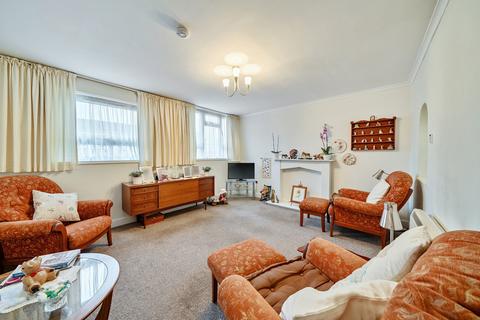 2 bedroom duplex for sale, Hunt Court, Gallery Gardens, Northolt