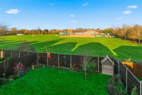 undefined, Lavender Close, Warwick