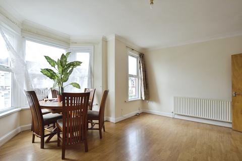 undefined, Second Avenue, Manor Park