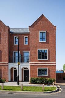 4 bedroom semi-detached villa for sale, Bicknell Way, London SW17