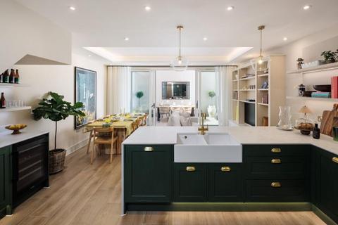 4 bedroom semi-detached villa for sale, Bicknell Way, London SW17