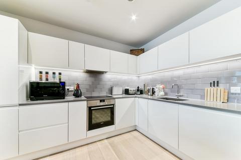 2 bedroom apartment to rent, Liner House, Royal Wharf, E16