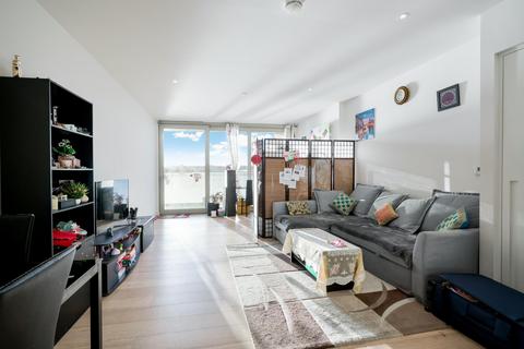 2 bedroom apartment to rent, Liner House, Royal Wharf, E16