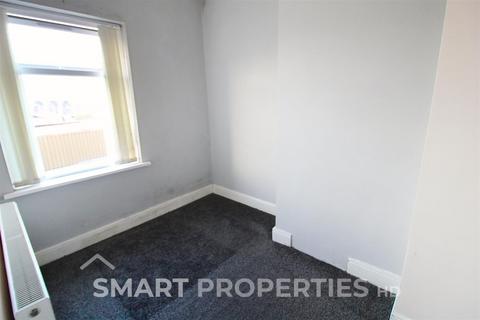 2 bedroom end of terrace house to rent, Springdale Street, Huddersfield HD1