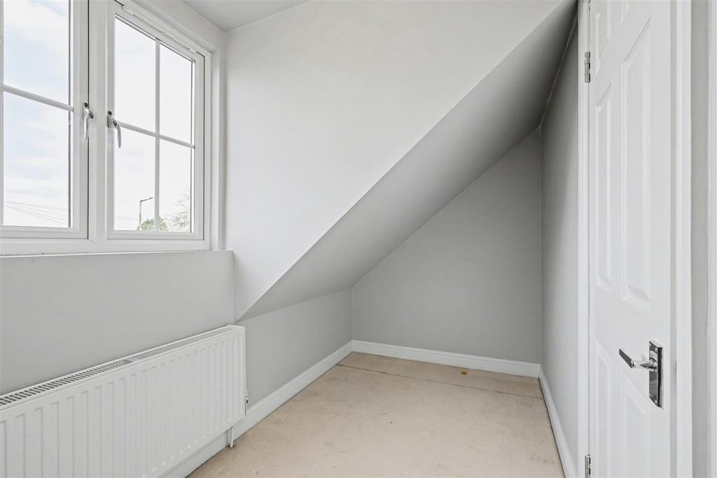 Loft Bedroom 1 2.jpeg