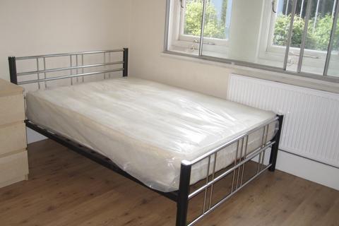 2 bedroom flat to rent, 145 Hammersmith Road, London, W14