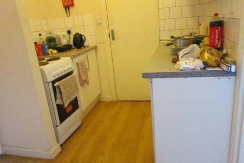 2 bedroom flat to rent, 145 Hammersmith Road, London, W14