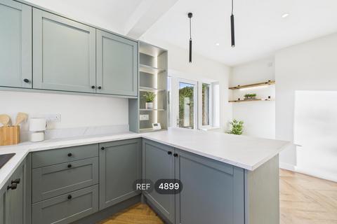 3 bedroom semi-detached house to rent, Nottingham NG5