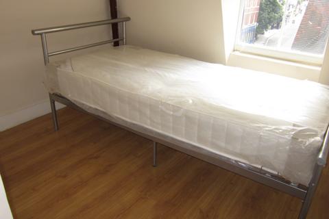 1 bedroom flat to rent, 85 Hammersmith Road, London, W14