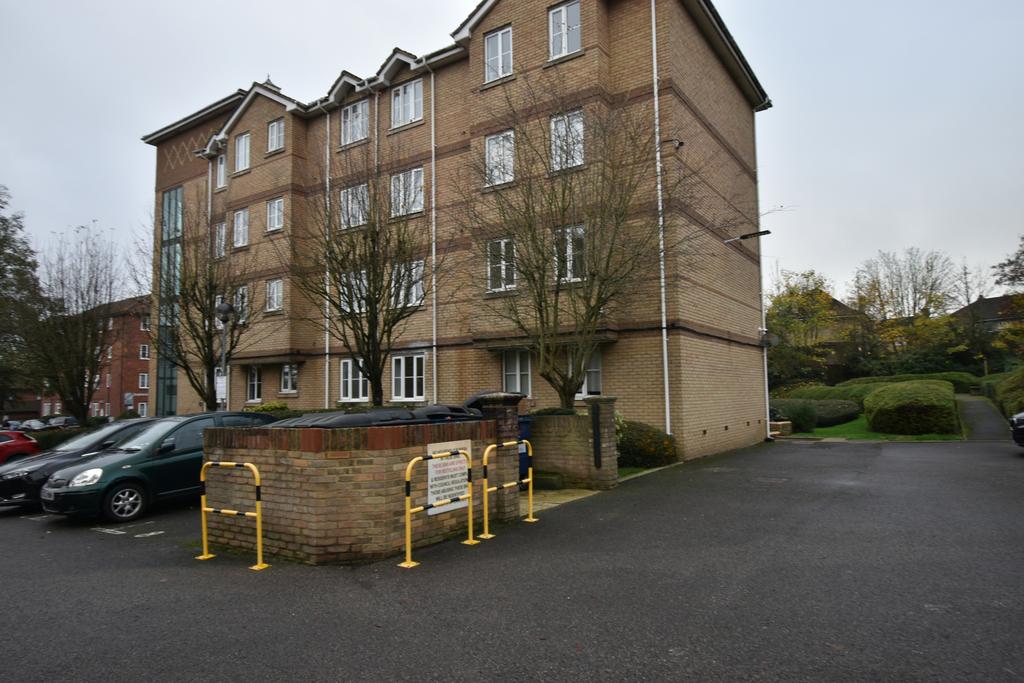 2 Bedroom Flat to Rent – Nightingale Court, She