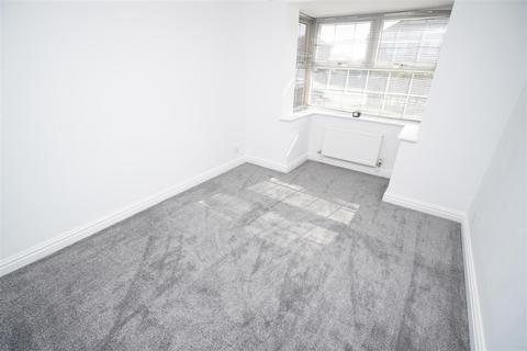 4 bedroom detached house to rent, Sandalwood, Bolton BL5