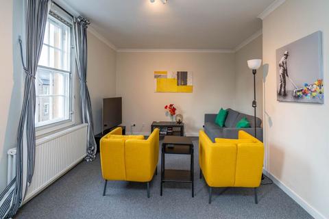 2 bedroom flat to rent, Nicolson Street, Newington, Edinburgh