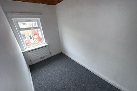 2 bedroom terraced house to rent, Agnes Street, Manchester, M19
