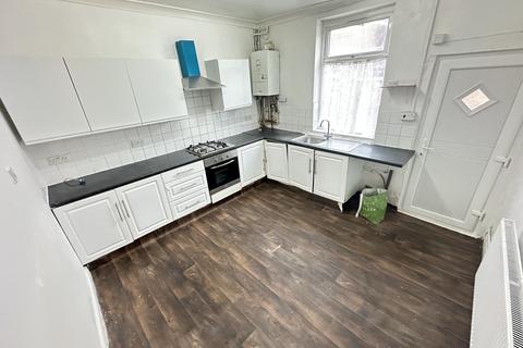 2 bedroom terraced house to rent, Agnes Street, Manchester, M19