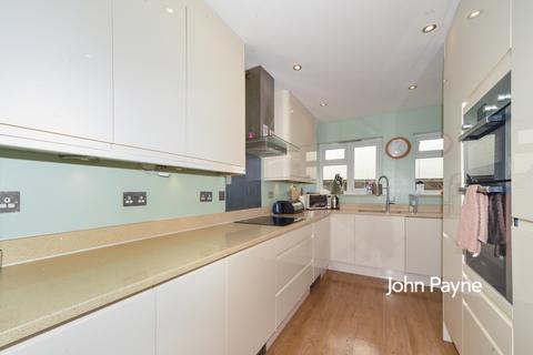 1 bedroom in a house share to rent, Mottingham Road London SE9