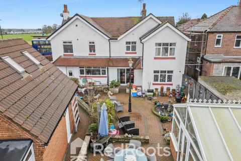 5 bedroom detached house for sale, Adwick-Le-Street, South Yorkshire DN6