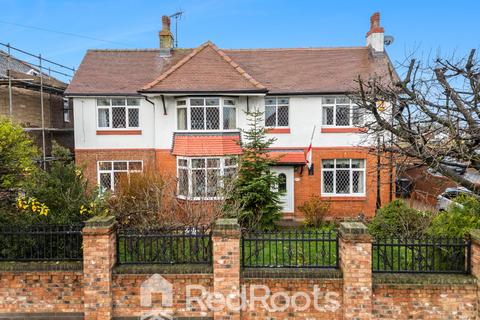 5 bedroom detached house for sale, Adwick-Le-Street, South Yorkshire DN6