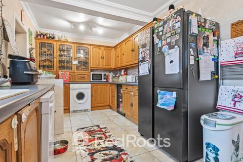 5 bedroom detached house for sale, Adwick-Le-Street, South Yorkshire DN6