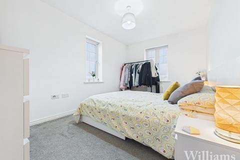 2 bedroom flat for sale, Elton Close, Aylesbury HP18