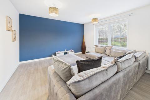 2 bedroom flat to rent, Niddrie Mains Road, Niddrie, Edinburgh, EH16