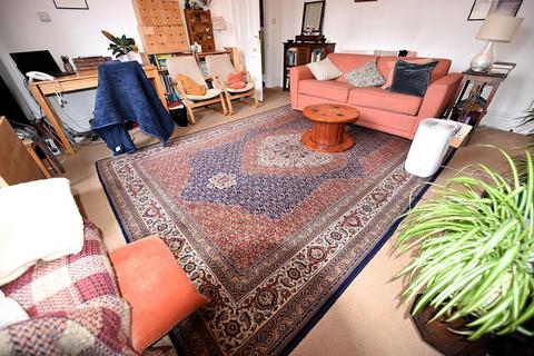 1 bedroom flat to rent, 160 Otley Road Flat 2