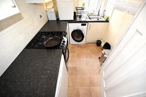 1 bedroom flat to rent, 160 Otley Road Flat 2