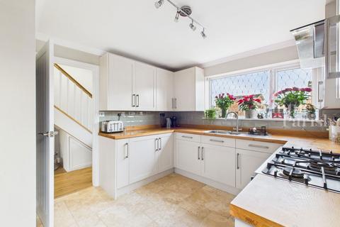 undefined, De Morley Close, Roydon