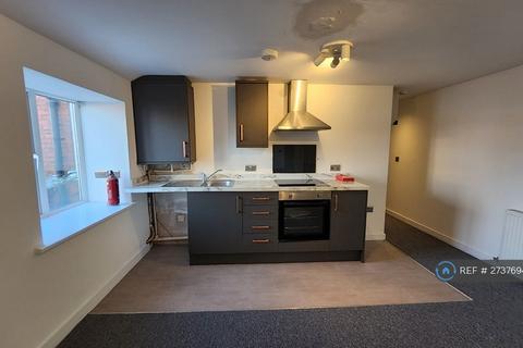2 bedroom flat to rent, Bell Lane, Bury, BL9