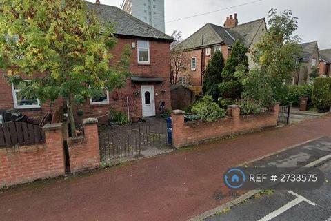 3 bedroom semi-detached house to rent, Weldon Crescent, Newcastle Upon Tyne, NE7