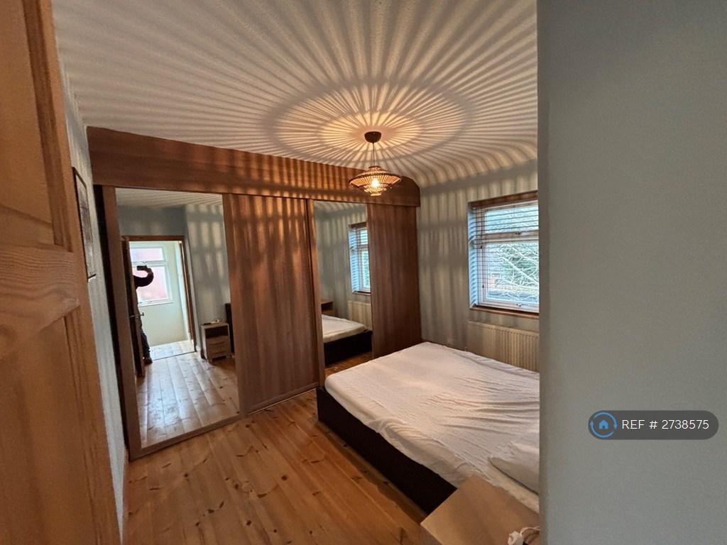 Main Bedroom 1