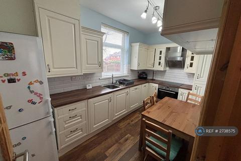 3 bedroom semi-detached house to rent, Weldon Crescent, Newcastle Upon Tyne, NE7